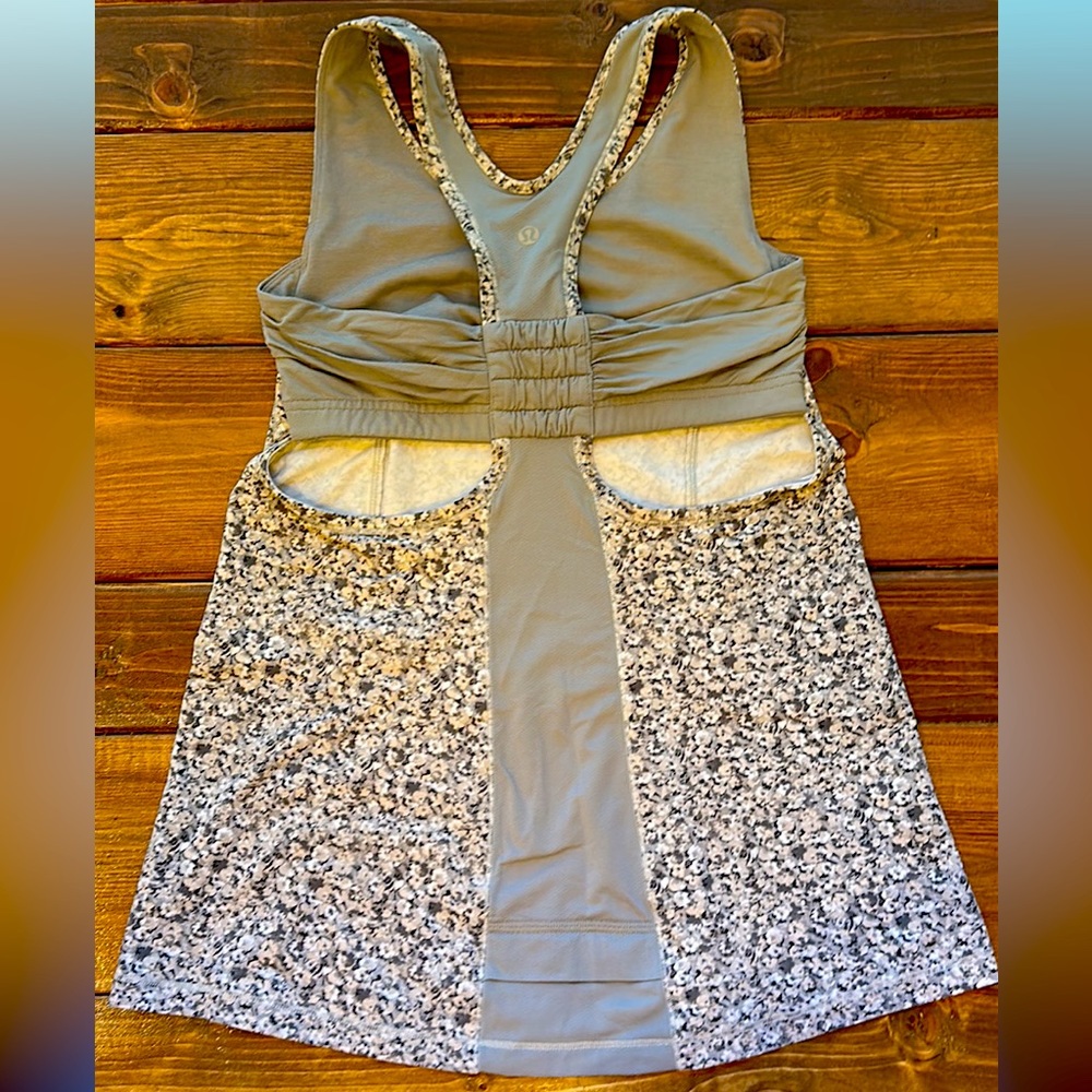 Lululemon top Size 6